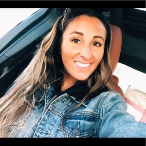 Meet your Posher, Marissa